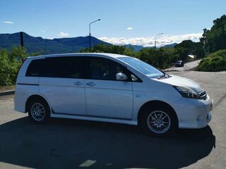 2010 Toyota ISis I Рестайлинг, белый, 1250000 рублей, вид 3