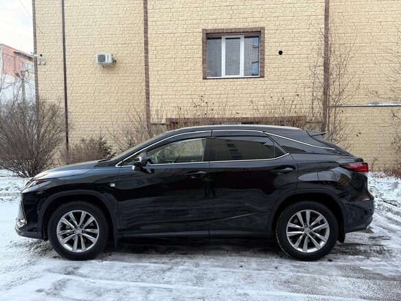 2022 Lexus RX 300 IV Рестайлинг, чёрный, 7940000 рублей - вид 2