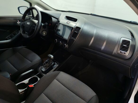 2019 Kia Cerato III Рестайлинг (Classic), белый, 1520000 рублей - вид 14