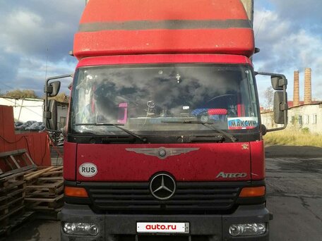 2004 Mercedes-Benz Atego, красный, 2900000 рублей, вид 1