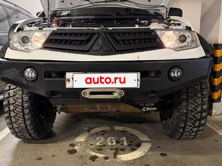 2013 Mitsubishi Pajero Sport II Рестайлинг, белый, 2200000 рублей, вид 2