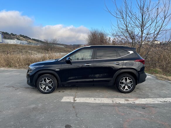2022 Kia Seltos I, чёрный, 2390000 рублей - вид 6