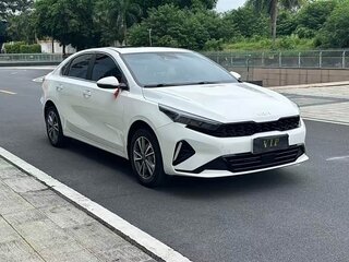 2022 Kia K3 II (China Market) Рестайлинг, белый, 1260000 рублей, вид 1