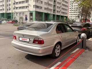 2002 BMW 5 серии 525i IV (E39) Рестайлинг, серебристый, 700000 рублей, вид 4