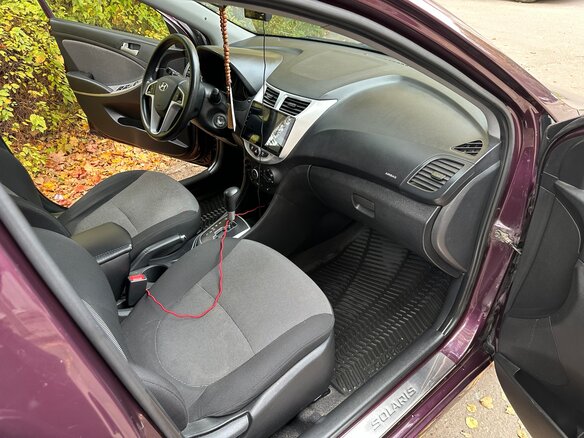 2011 Hyundai Solaris I, фиолетовый, 680000 рублей - вид 5