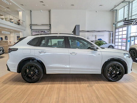 2026 Volkswagen Tiguan L Pro III (China Market), белый, 4050000 рублей, вид 4