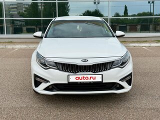 2020 Kia Optima IV Рестайлинг, белый, 1900000 рублей, вид 2