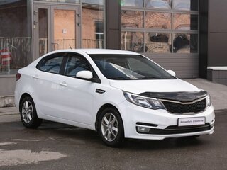 2015 Kia Rio 6-speed III, белый, 790000 рублей, вид 3