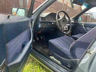 1986 Mercedes-Benz W124 230, голубой, 350000 рублей, вид 4