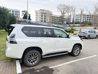 2016 Toyota Land Cruiser Prado 150 Series Рестайлинг 1, белый, 3500000 рублей, вид 3