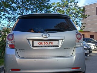 2011 Toyota Verso I, серебристый, 1100000 рублей, вид 3