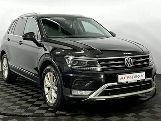 2017 Volkswagen Tiguan II, чёрный, 2440000 рублей, вид 4
