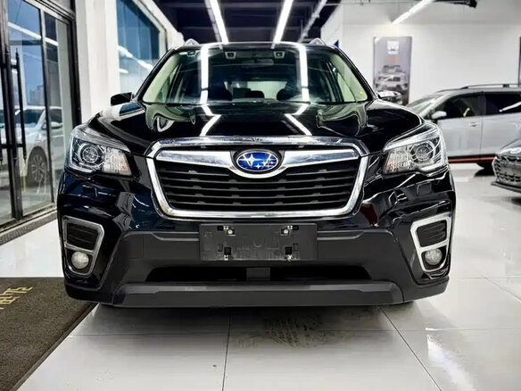 2021 Subaru Forester V, чёрный, 3000000 рублей - вид 2
