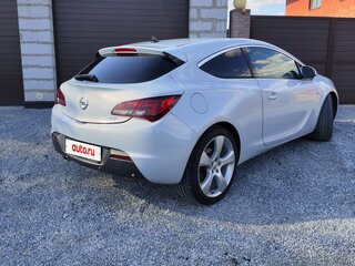 2011 Opel Astra GTC J Рестайлинг, белый, 799000 рублей, вид 4