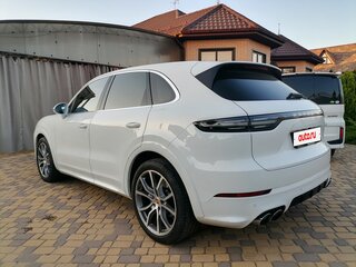 2018 Porsche Cayenne III, белый, 6850000 рублей, вид 2