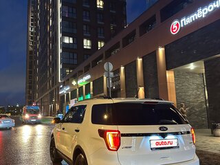 2017 Ford Explorer V Рестайлинг, белый, 2700000 рублей, вид 2
