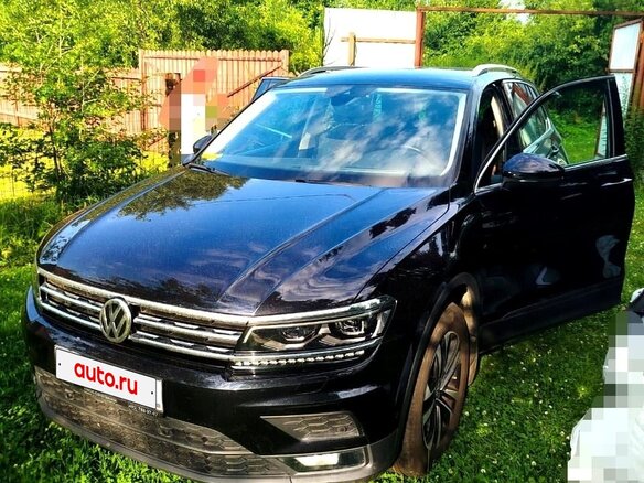 2019 Volkswagen Tiguan II, чёрный, 2400000 рублей - вид 4