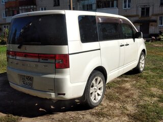 2007 Mitsubishi Delica D:5 I, белый, 1500000 рублей, вид 4
