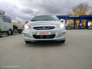2011 Hyundai Solaris I, серебристый, 800000 рублей, вид 2