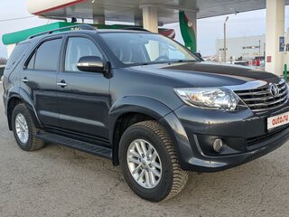 2014 Toyota Fortuner I, серый, 3000000 рублей, вид 4