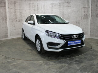 2024 Lada (ВАЗ) Vesta I Рестайлинг (NG), белый, 1298000 рублей, вид 3