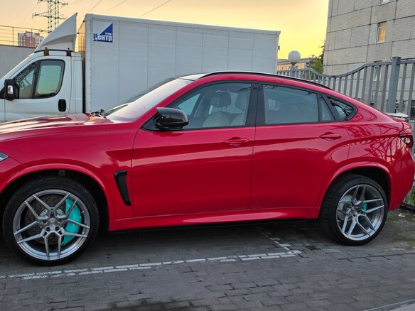 2015 BMW X6 50i II (F16), красный, 3850000 рублей - вид 9