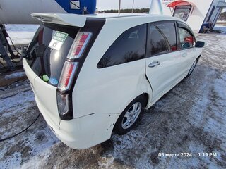 2011 Honda Stream II Рестайлинг, белый, 1200000 рублей, вид 2