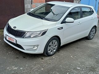 2014 Kia Rio 6-speed III, белый, 850000 рублей, вид 1