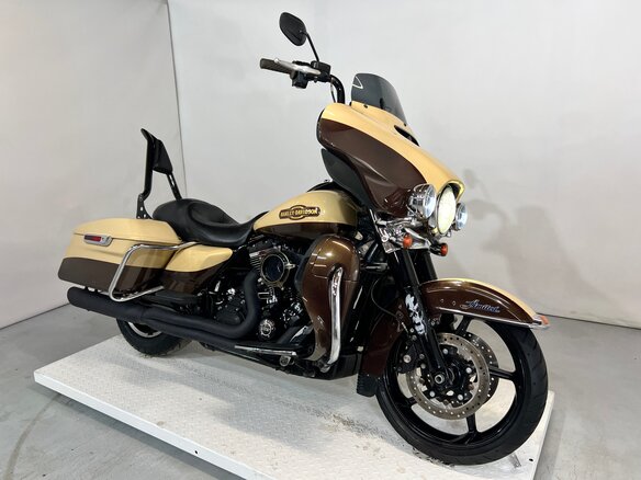 2014 Harley-Davidson Electra Glide, бежевый, 899000 рублей - вид 5