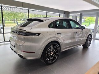 2026 Porsche Cayenne Coupé III Рестайлинг, серый, 22890000 рублей, вид 5