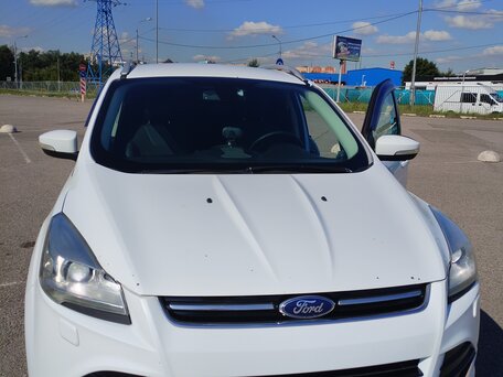2014 Ford Kuga II, белый, 1350000 рублей, вид 2