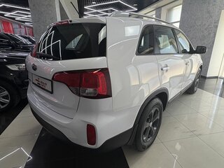 2017 Kia Sorento II Рестайлинг, белый, 2265000 рублей, вид 5