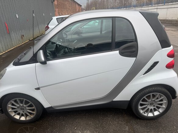 2010 Smart Fortwo II, белый, 800000 рублей - вид 1