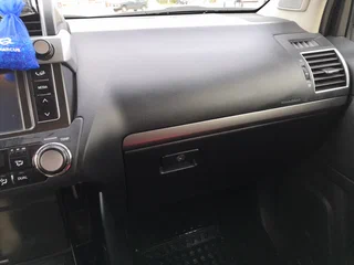 2016 Toyota Land Cruiser Prado 150 Series Рестайлинг 1, чёрный, 4600000 рублей, вид 2