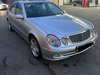 2004 Mercedes-Benz E-Класс 200 III (W211, S211), серебристый, 1300000 рублей, вид 4