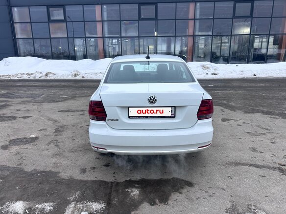 2018 Volkswagen Polo V Рестайлинг, белый, 595000 рублей - вид 2