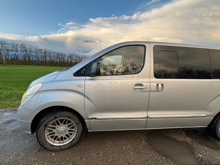 2008 Hyundai Grand Starex I, серебристый, 1650000 рублей, вид 3