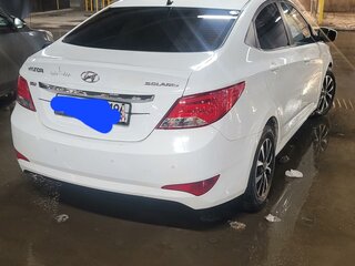 2015 Hyundai Solaris I Рестайлинг, белый, 800000 рублей, вид 3