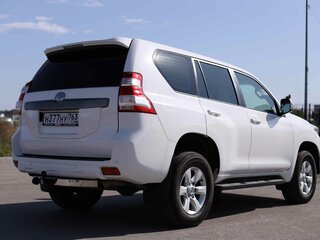 2015 Toyota Land Cruiser Prado 6-speed 150 Series Рестайлинг 1, белый, 3296800 рублей, вид 5