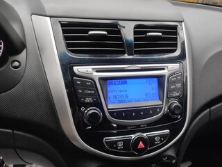 2014 Hyundai Solaris I, чёрный, 760000 рублей, вид 5