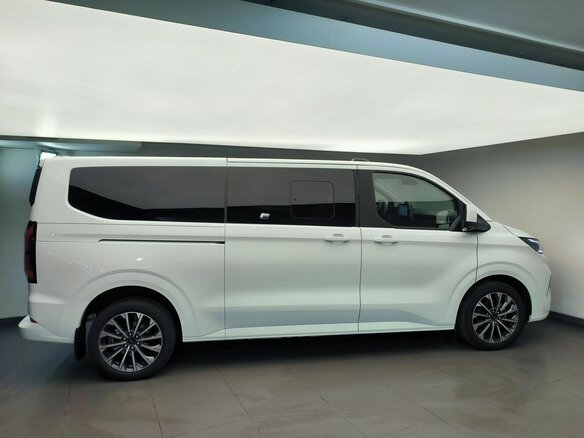 2026 Ford Tourneo Custom LWB II, белый, 9980000 рублей - вид 3