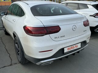 2021 Mercedes-Benz GLC Coupe 300 I (C253) Рестайлинг, белый, 6500000 рублей, вид 3