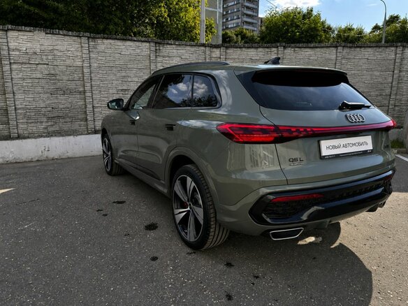 2026 Audi Q5 L III (GU), зелёный, 7350000 рублей - вид 5