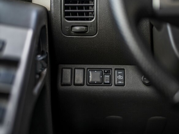 2006 Nissan Pathfinder III, чёрный - вид 12