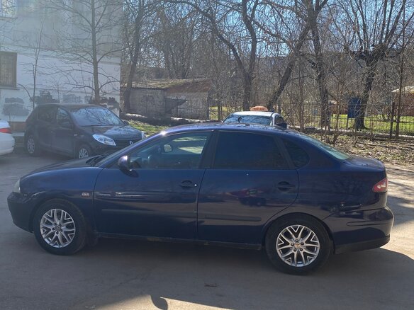2008 SEAT Cordoba II Рестайлинг, синий, 300000 рублей - вид 3
