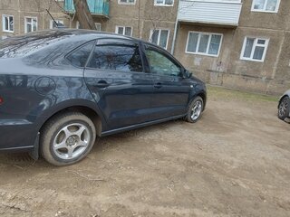 2018 Volkswagen Polo V Рестайлинг, серый, 1500000 рублей, вид 4