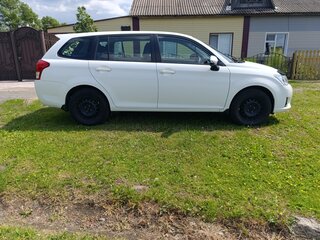 2014 Toyota Corolla Fielder XI (E160, E170, E180), белый, 1100000 рублей, вид 2