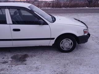 1997 Toyota Corolla VIII (E110) Рестайлинг, белый, 350000 рублей, вид 2