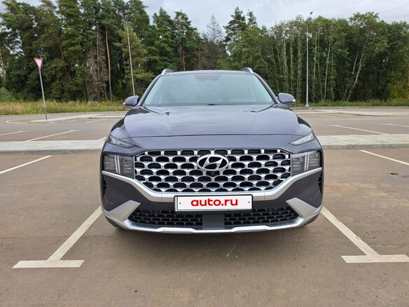 2021 Hyundai Santa Fe IV Рестайлинг, серый, 3380000 рублей - вид 2
