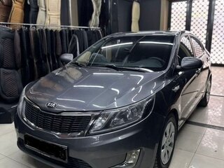 2013 Kia Rio 4-speed III, серый, 800000 рублей, вид 2